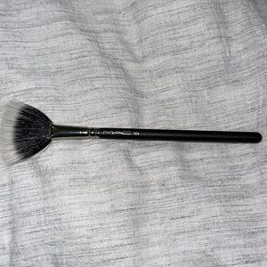 MAC 184 Brush